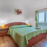 Apartment Three-bedroom In