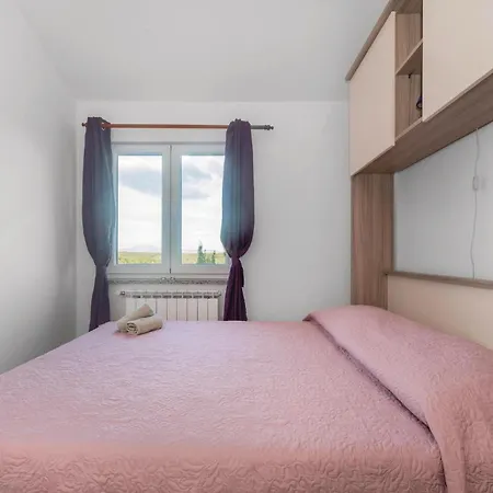 Apartment Three-bedroom In Barban